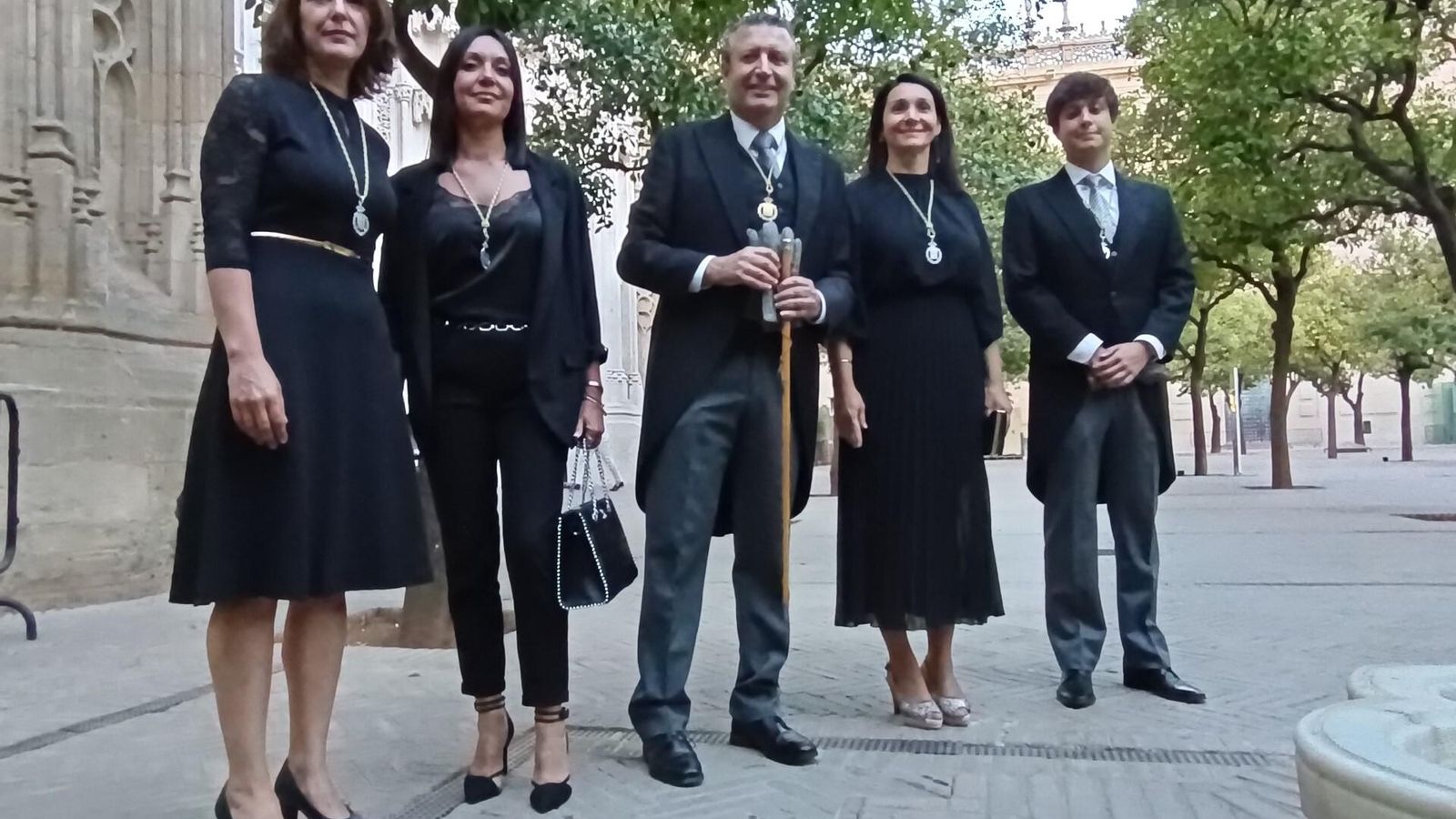 Javier Fernández de los Ríos con los diputados Marta Alonso, Casimiro Fernández, Encarnación Fuentes e Inmaculada Márquez,