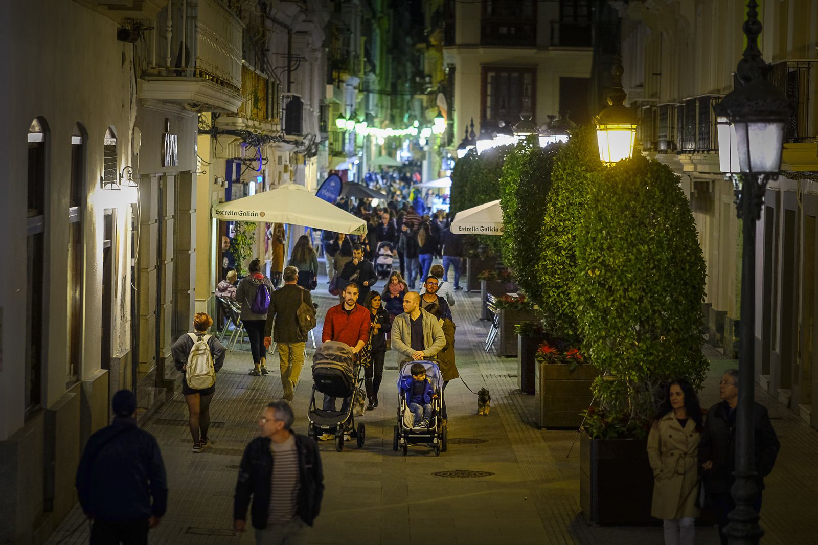 La calle Nueva sin iluminación navideña hace escasos días.