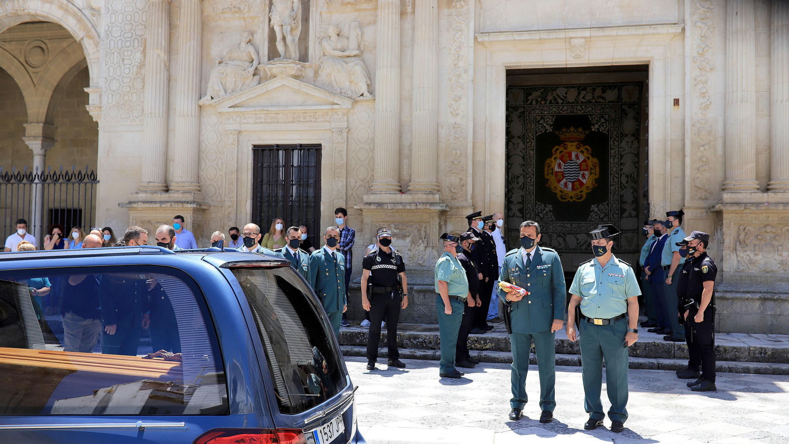 Capilla ardiente en Jerez del guardia civil Agustín Cárdenas