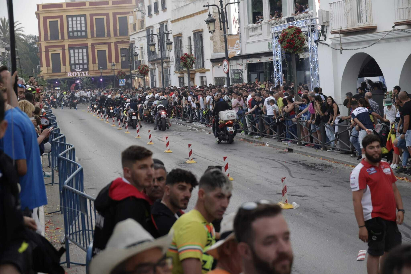 El viernes de motorada en El Puerto, en imágenes