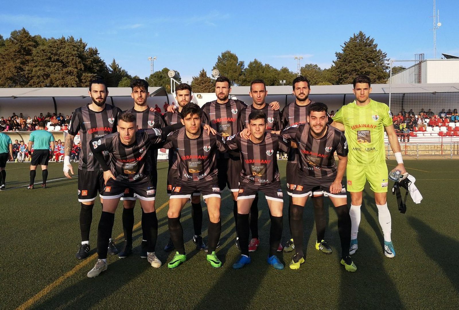 Fotografía del once del Antequera en Torreperogil.
