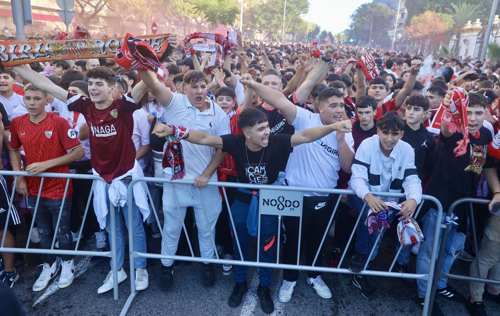 Llegada del Sevilla al Pizjuán