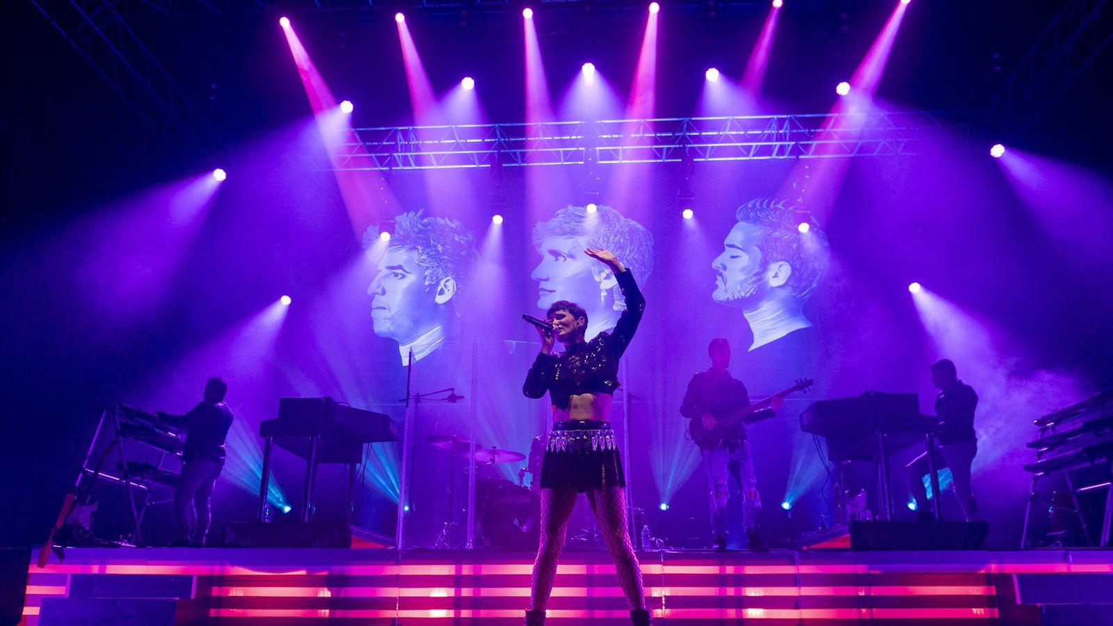 Espectáculo del grupo Hija de la Luna.