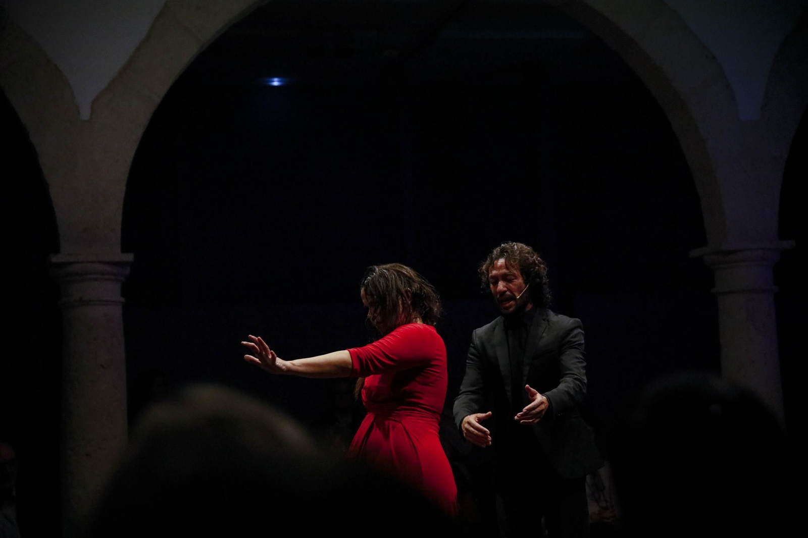 El Centro Andaluz de la Fotografía de Almería presenta el calendario 2025 con la actuación de la bailaora María Moreno, en imágenes