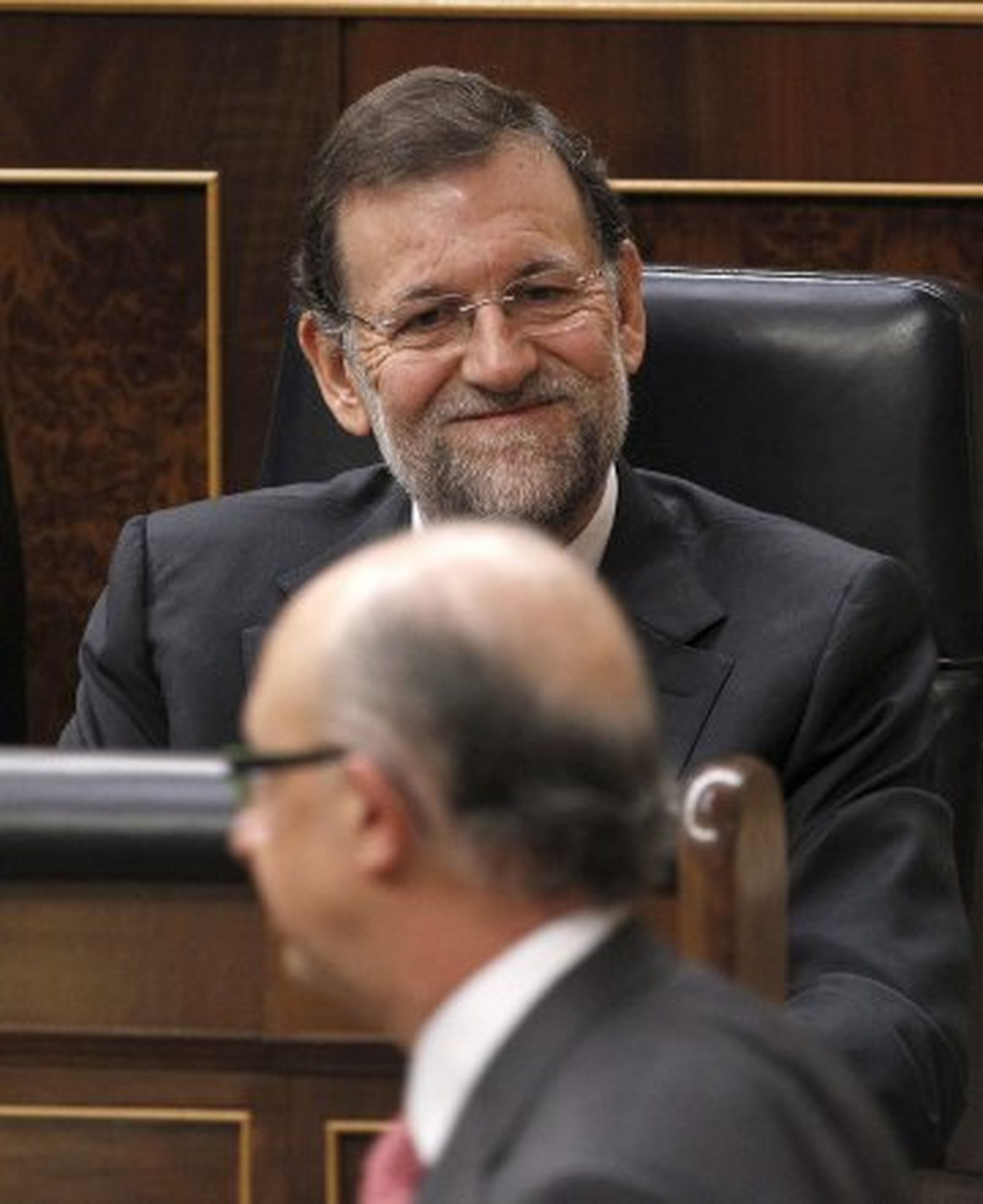 Rajoy defiende a Montoro: "Es un gran ministro de Hacienda para tiempos difíciles"