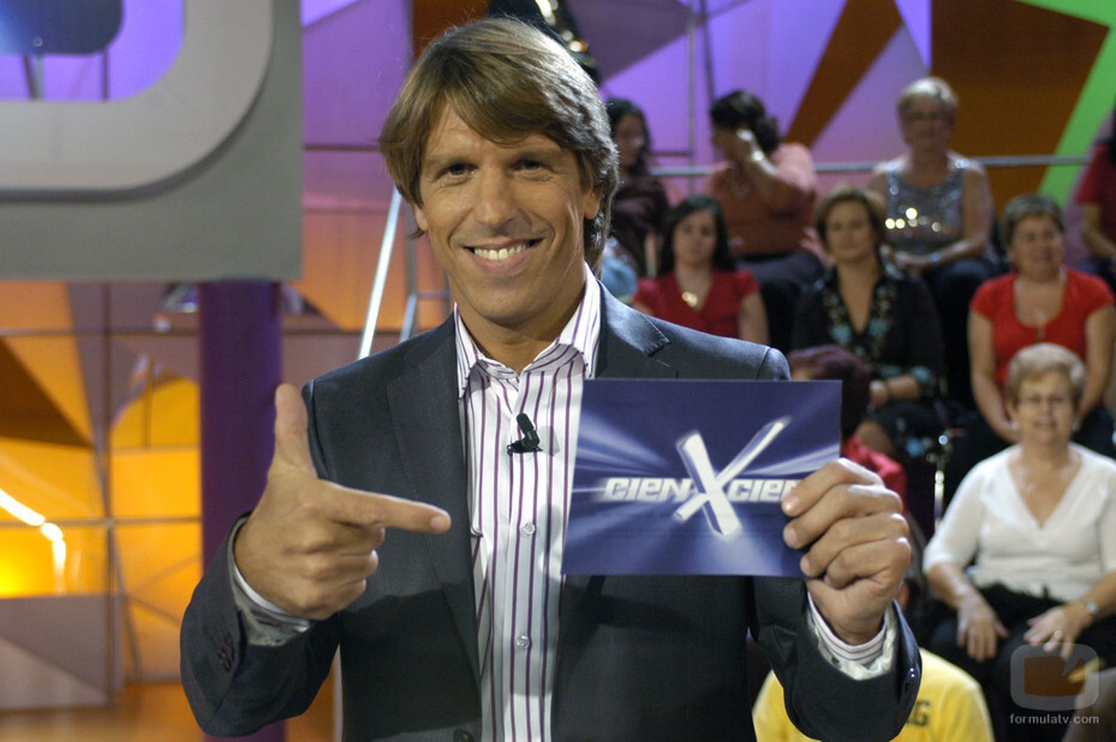 Manuel Díaz  en su estreno como presentador de 'Cien x Cien', en Canal Sur, en el año 2009