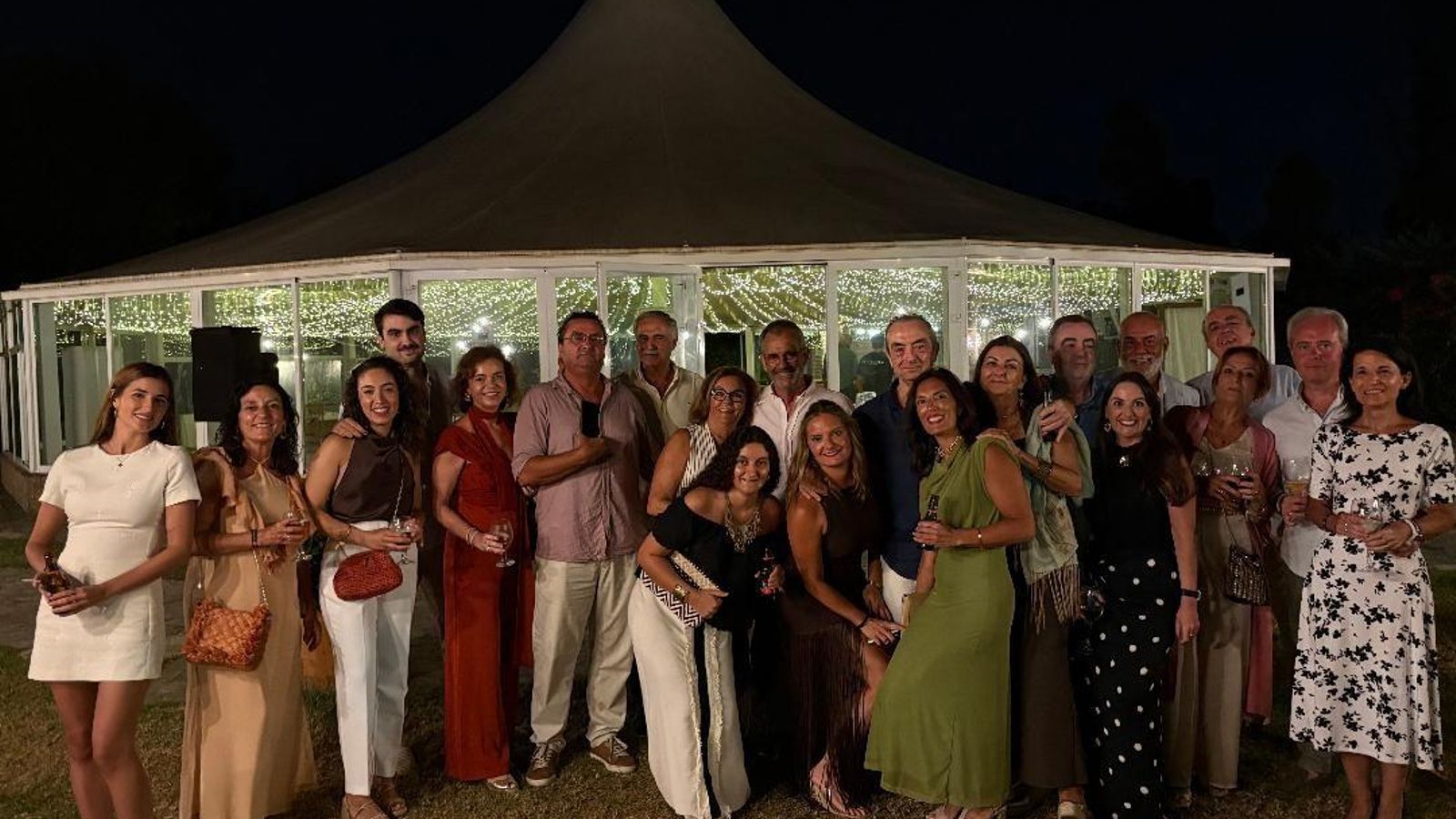 Javier Moyano Zamora, durante la celebración de su 70 cumpleaños, con todos su familiares en la Cabaña de Pablo Grosso.