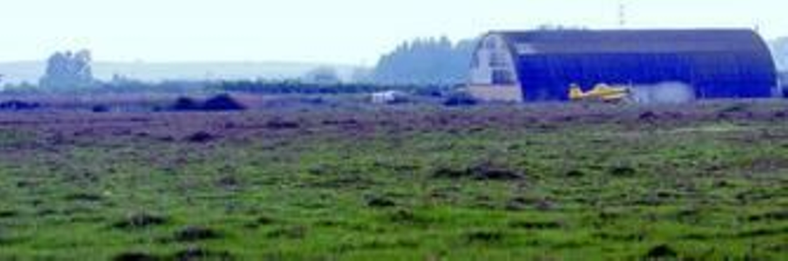 El aeródromo de La Jara lleva 30 años en la finca olontense de El Pintado.