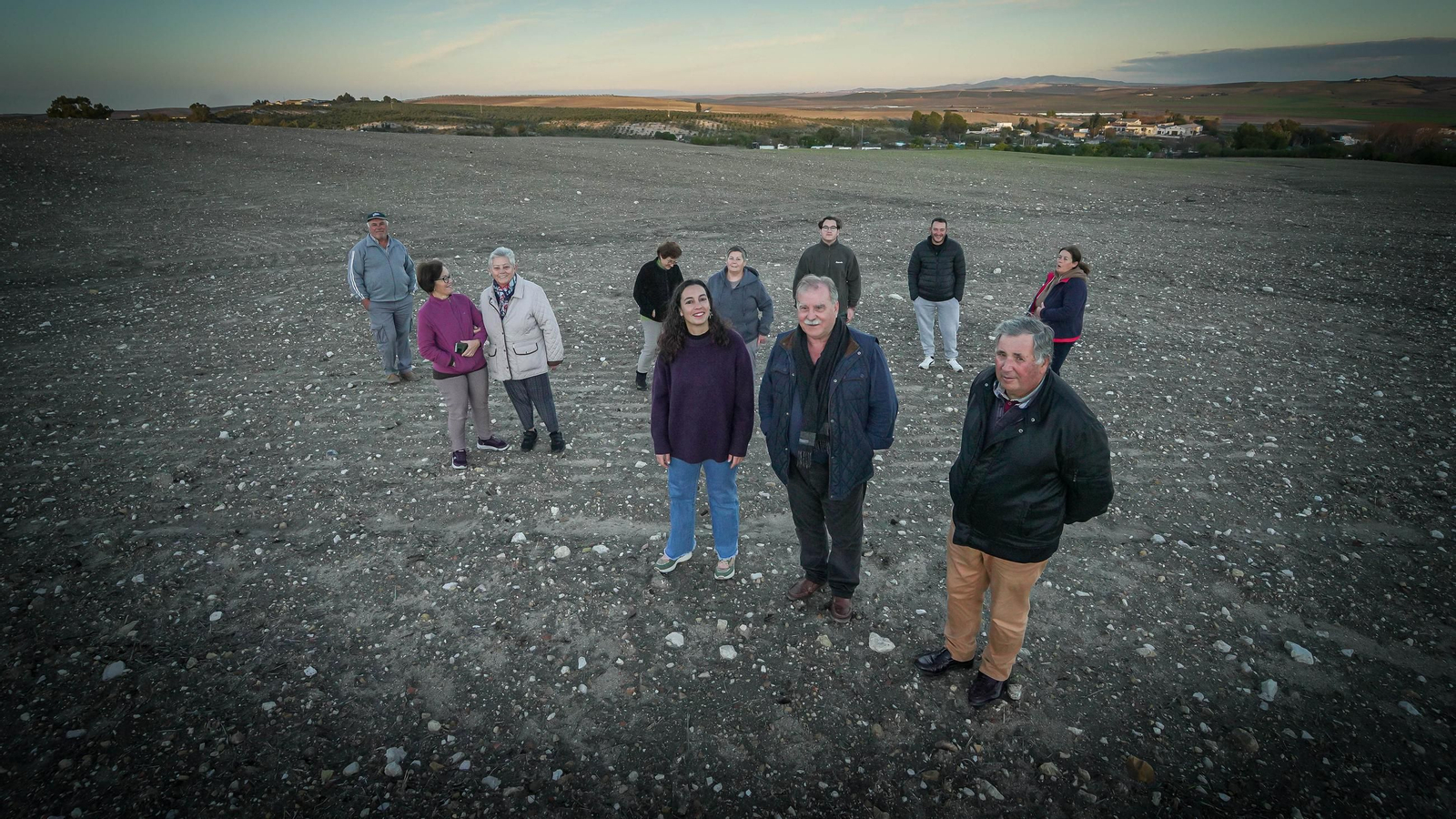 Imágenes de los vecinos de Mesas de Asta en los terrenos de Asta Regia