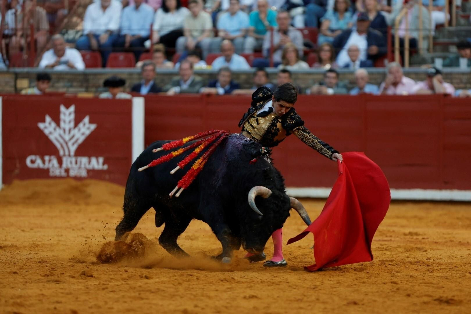 Las imágenes de la corrida de Ventura, Morante y Román en la Feria Taurina de Córdoba