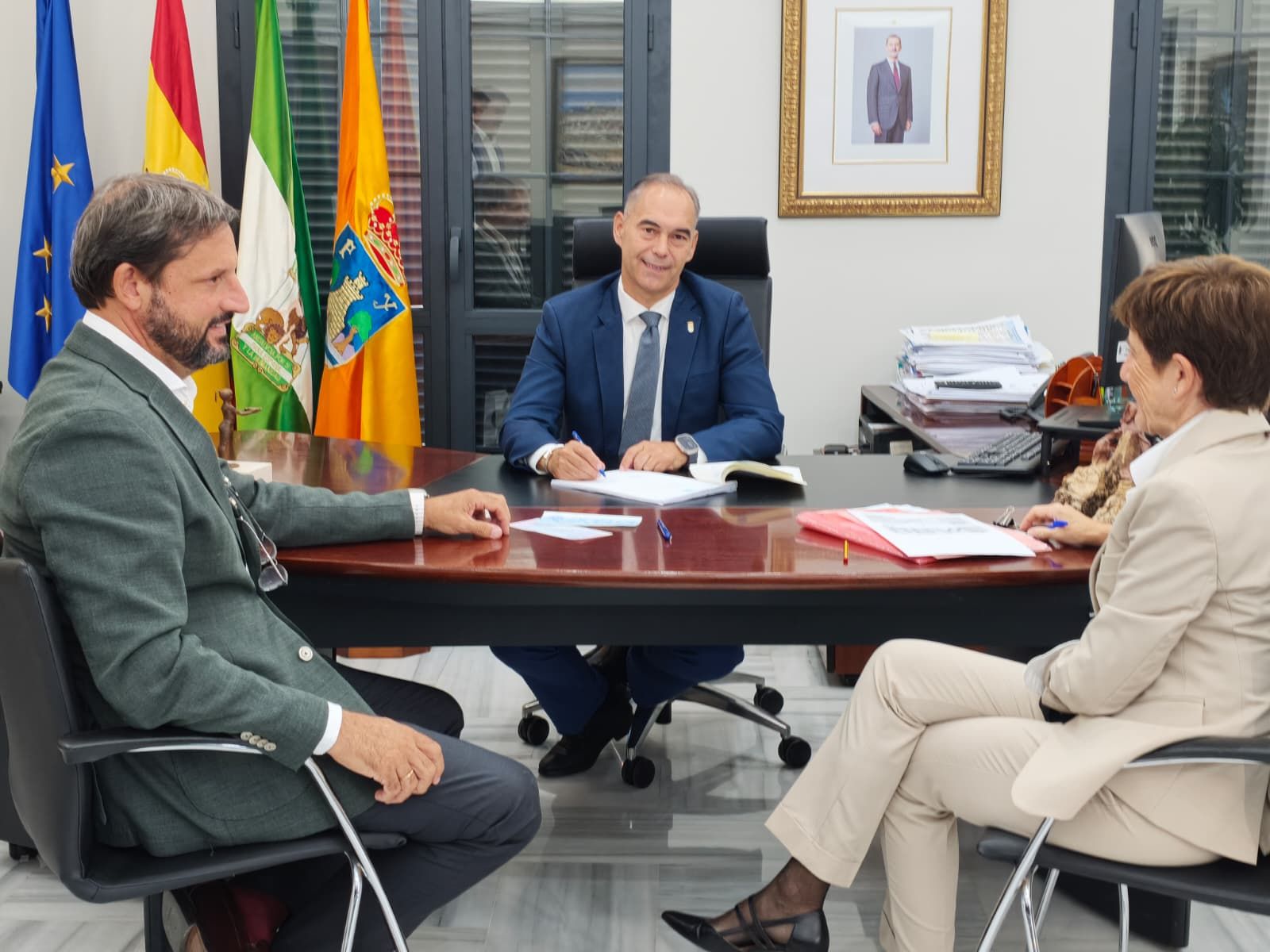 Benalmádena formaliza la venta de una parcela para construir hasta 230 viviendas protegidas