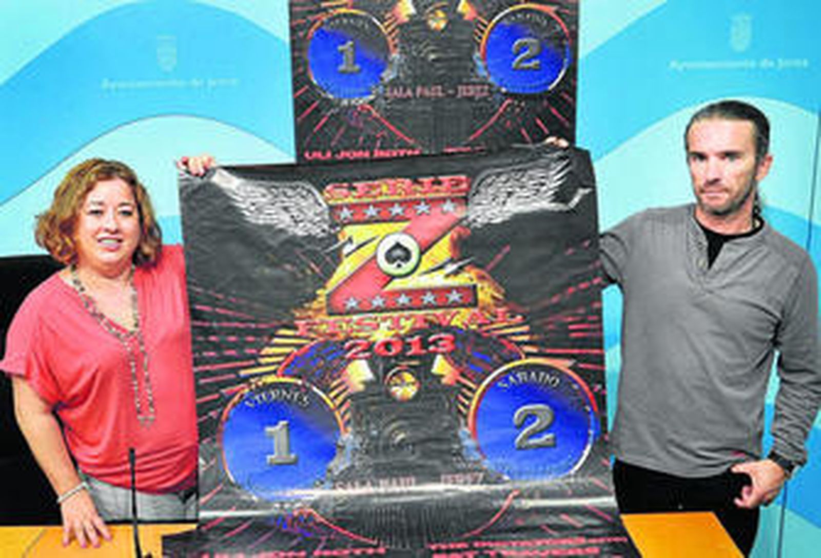 Un momento de la presentación ayer del Serie Z, con Lidia Menacho y Juan Cacheda.