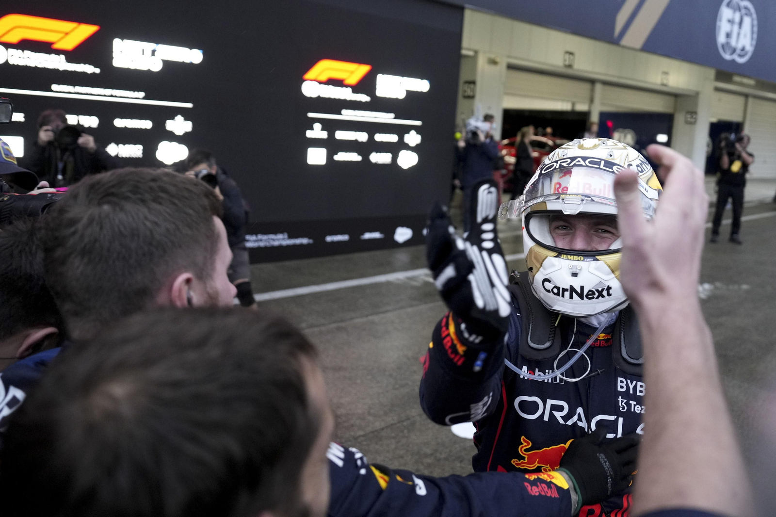 Las imágenes del segundo título de Verstappen