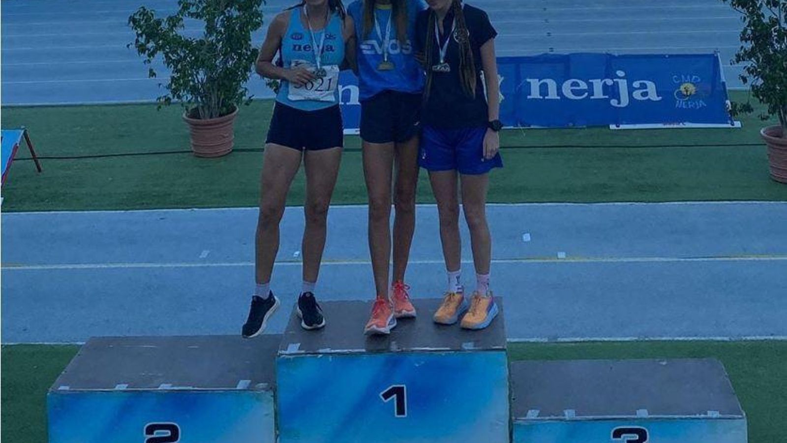 El podio de los 1.500, con Katherine Rogers a la derecha