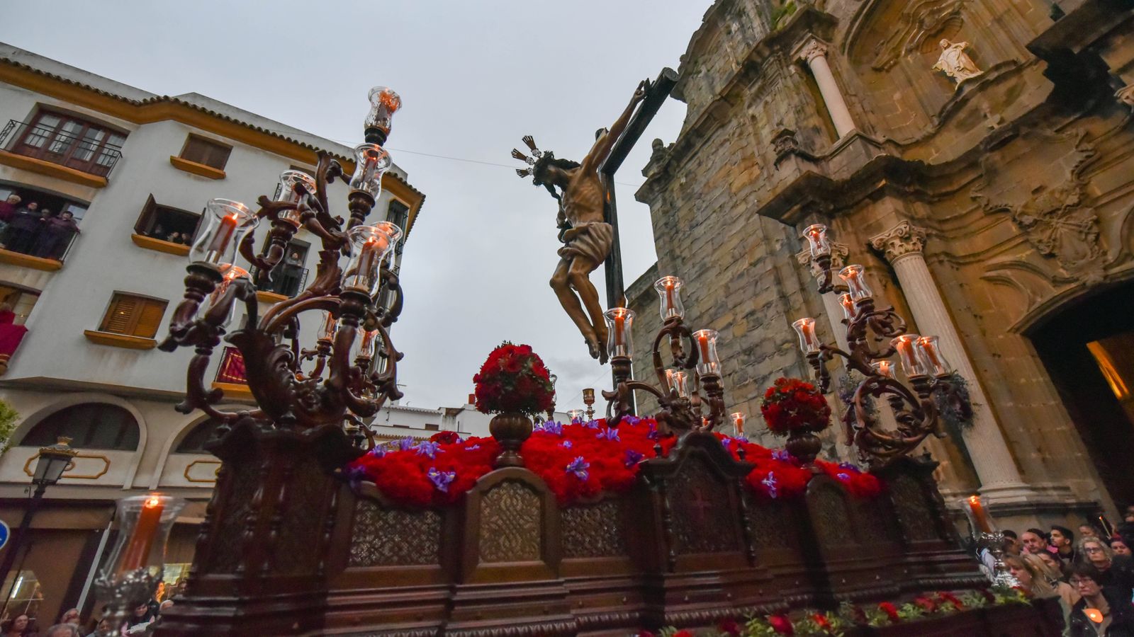 Fotos del Martes Santos en Tarifa: Santisimo Cristo de la Salud y Nuestra Señora de los Dolores
