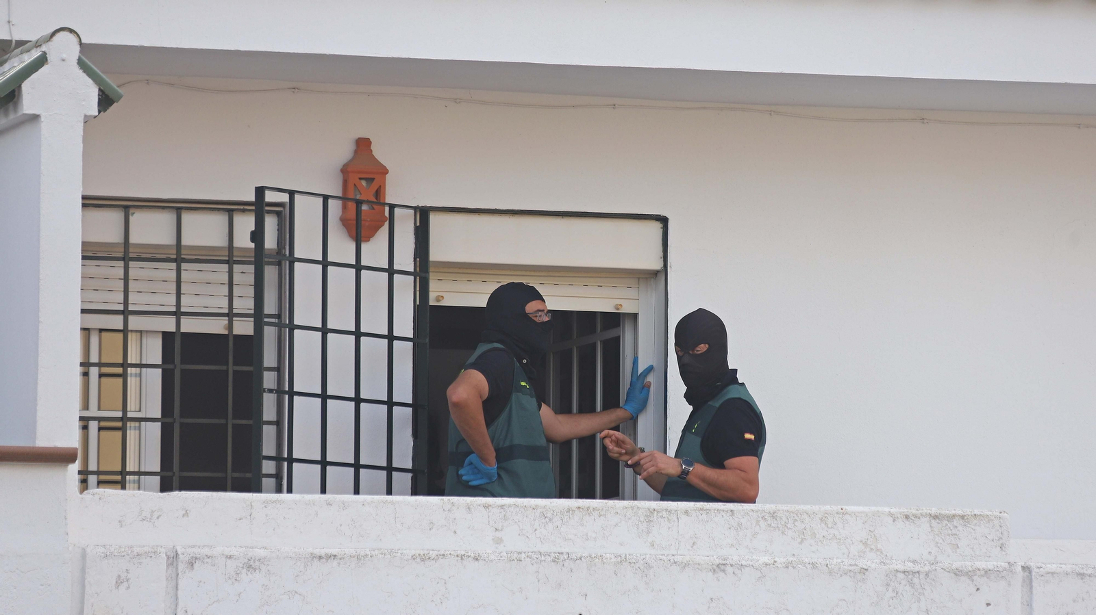 Fotos de los nuevos registros de la Guardia Civil en Algeciras Fotos de los nuevos registros de la Guardia Civil en Algeciras