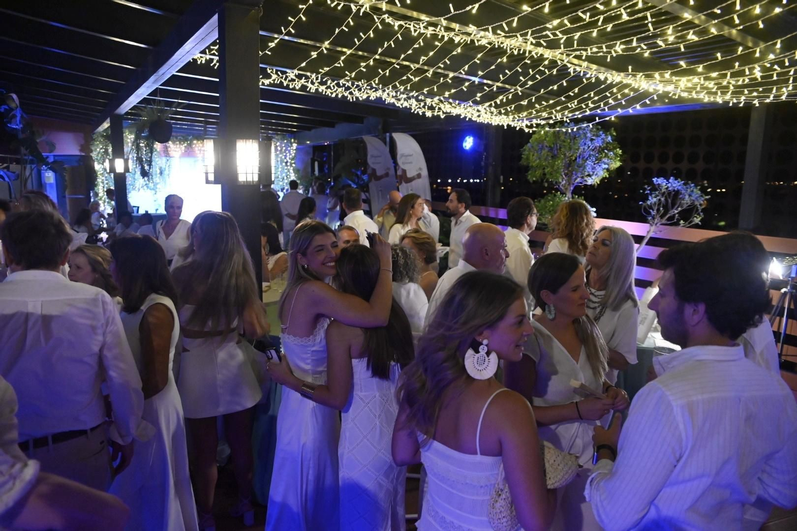 Las mejores fotos de la Fiesta Blanca de la terraza del Eurostars Palace de Córdoba