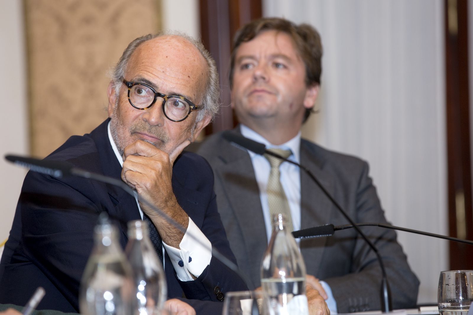 Las imágenes de la entrega de la Beca Manuel Olivencia