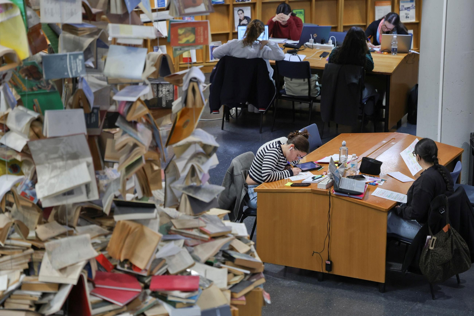 Interior de la Biblioteca General de la UMA.
