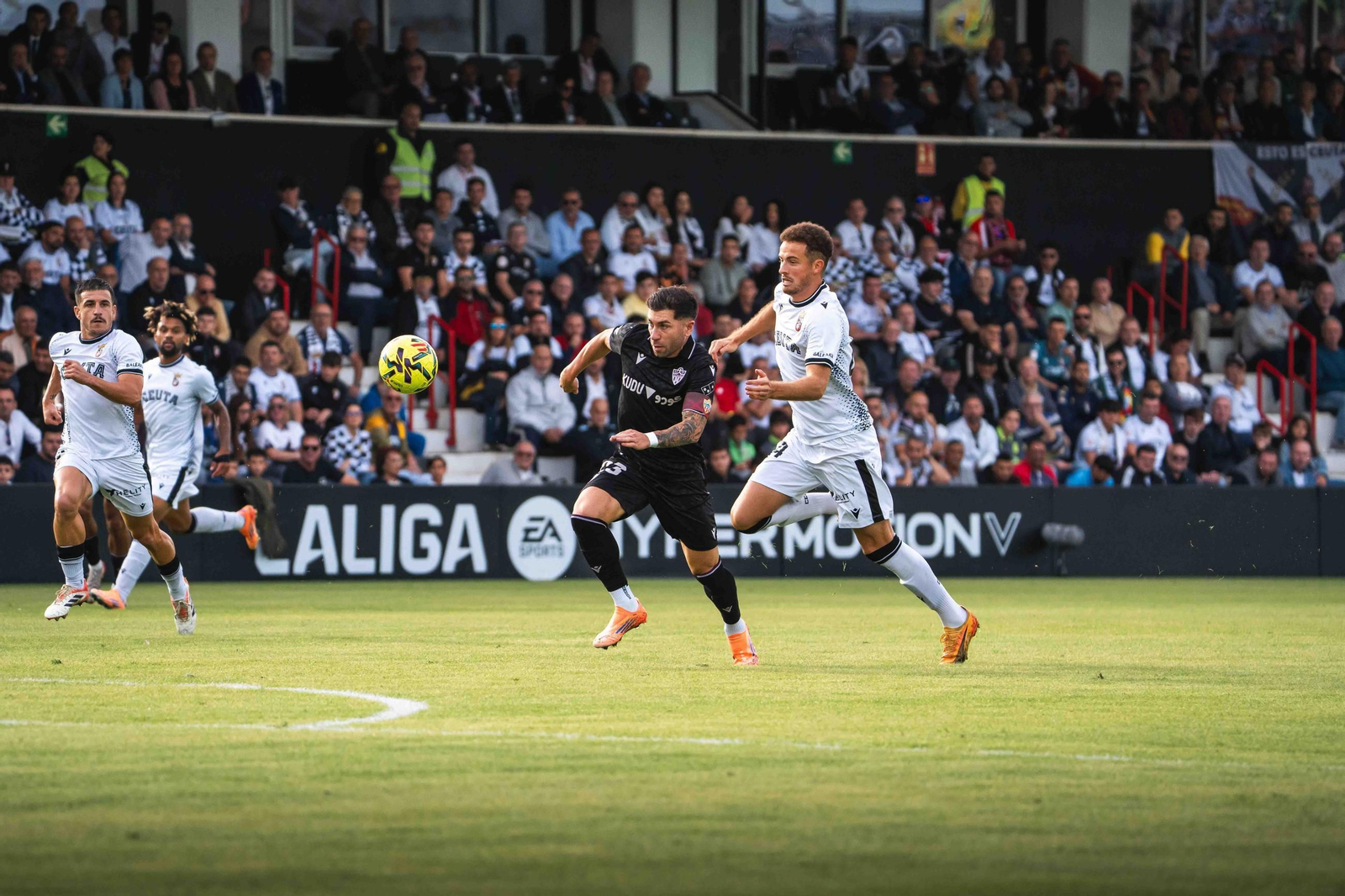 Embarba convirtió el 1-1 de falta directa, su séptimo tanto en lo que va de curso