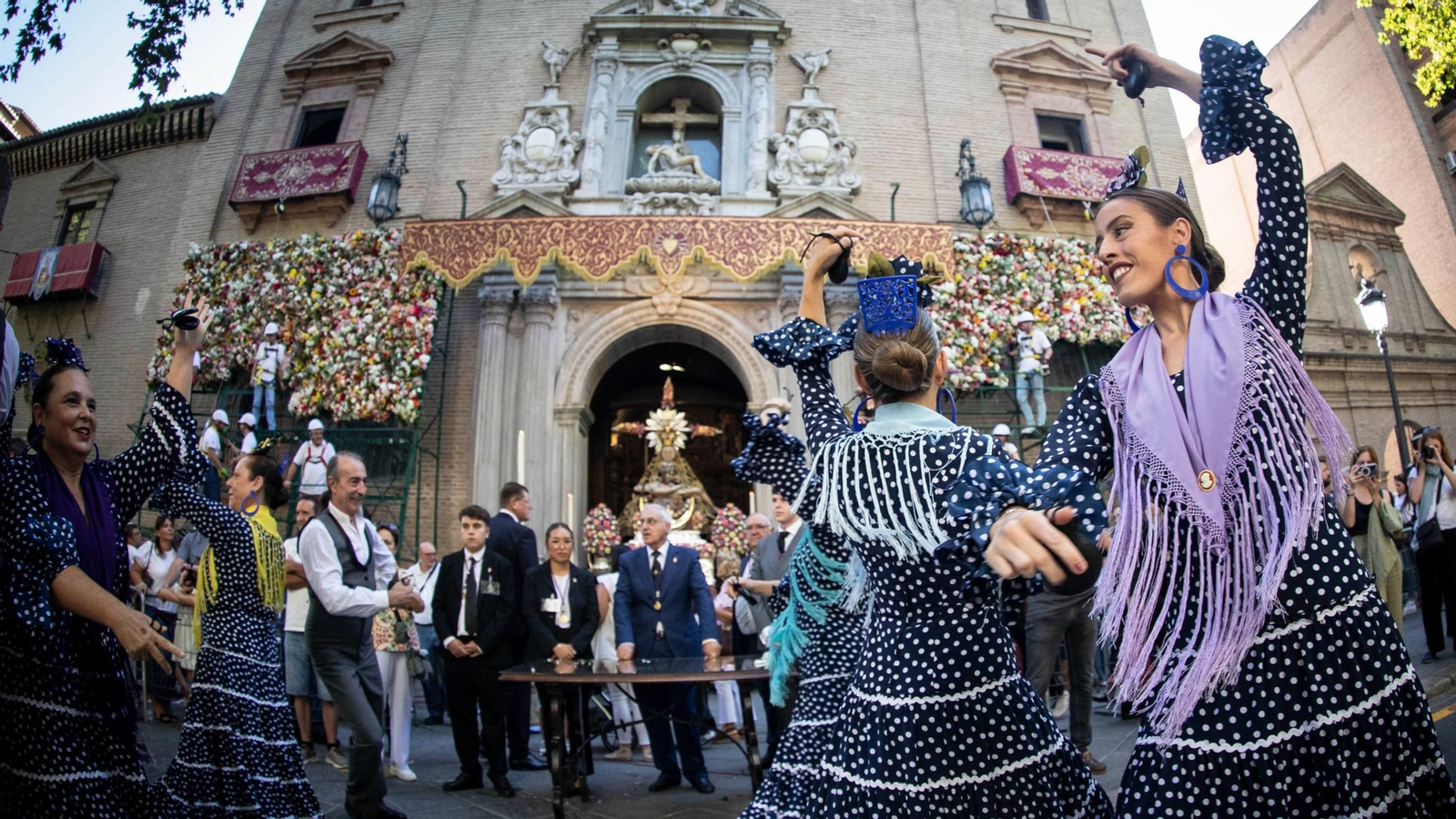 Ofrenda Floral y Solidaria Virgen de las Angustias de Granada, Septiembre 2024