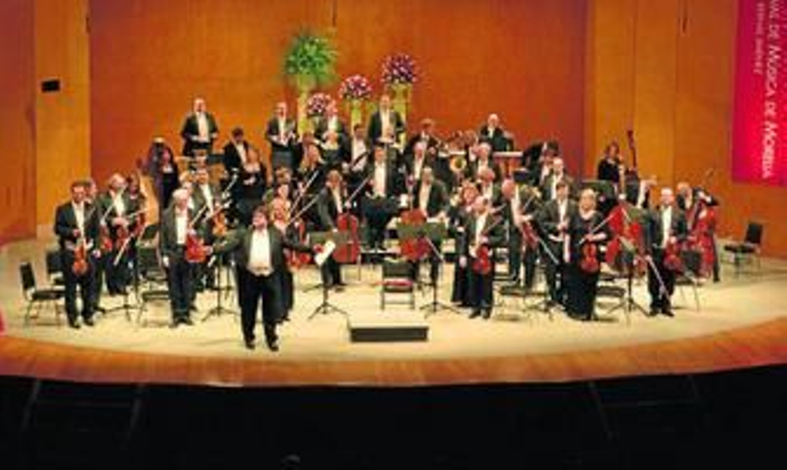 La Orquesta Johann Strauss durante su actuación en el Festival de Música de Morelia.