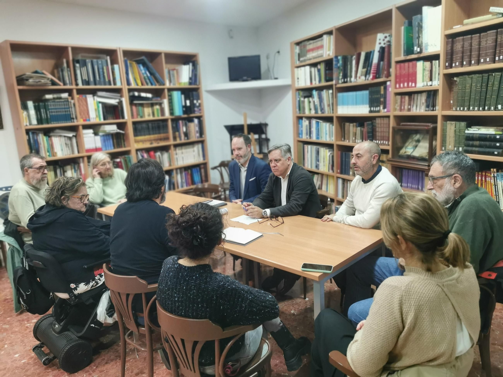 Reunión de los concejales del PSOE de Cádiz con vecinos de la Avenida de Portugal. Reunión de los concejales del PSOE de Cádiz con vecinos de la Avenida de Portugal.