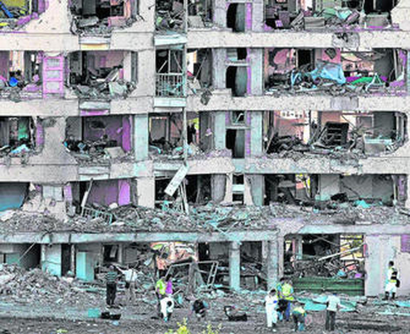 Casa-cuartel de Burgos tras el atentado que sufrió el 29 de julio de 2009.