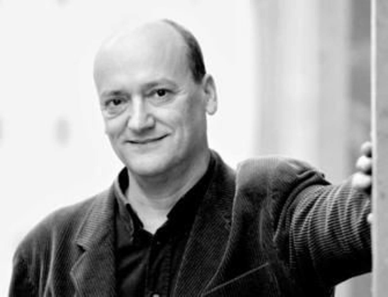 "Las palabras son el hilo que nos conduce sin angustia por el laberinto"