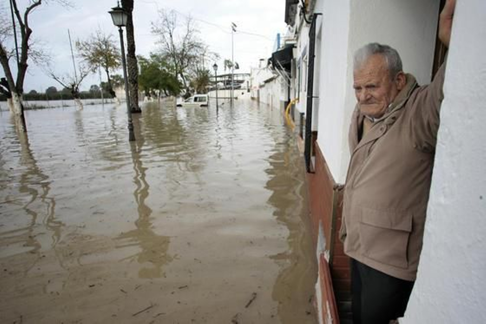 El Río Guadalquivir se desborda a su paso por Lora del Río.

Foto: Juan Carlos Muñoz
