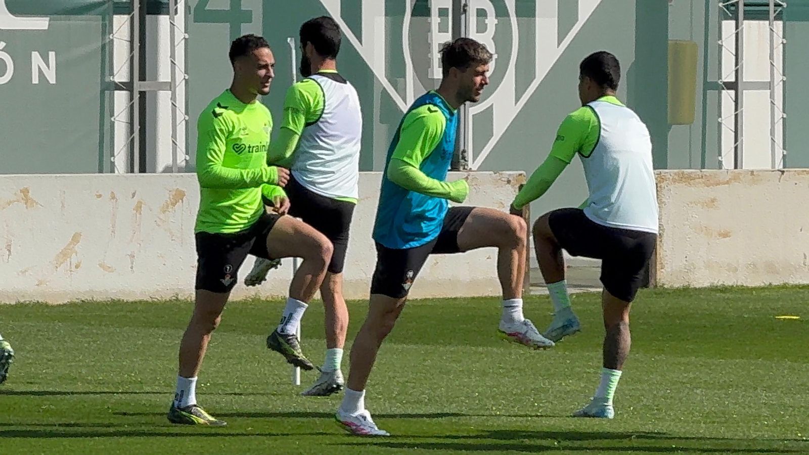 Lo Celso y Johnny Cardoso entrenan junto al resto de sus compañeros