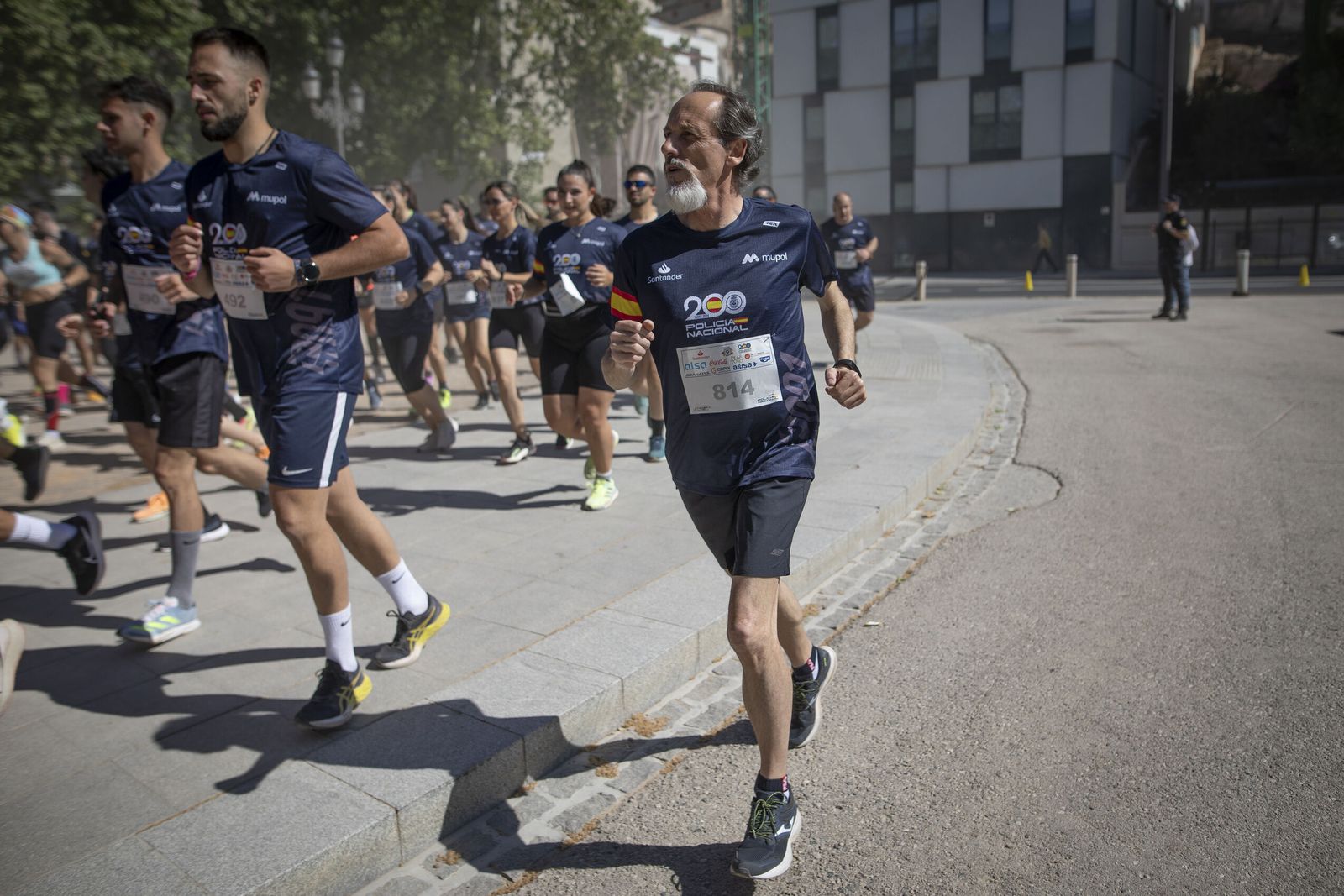 Encuéntrate en las imágenes de la carrera de la Policía Nacional 'Ruta 091'