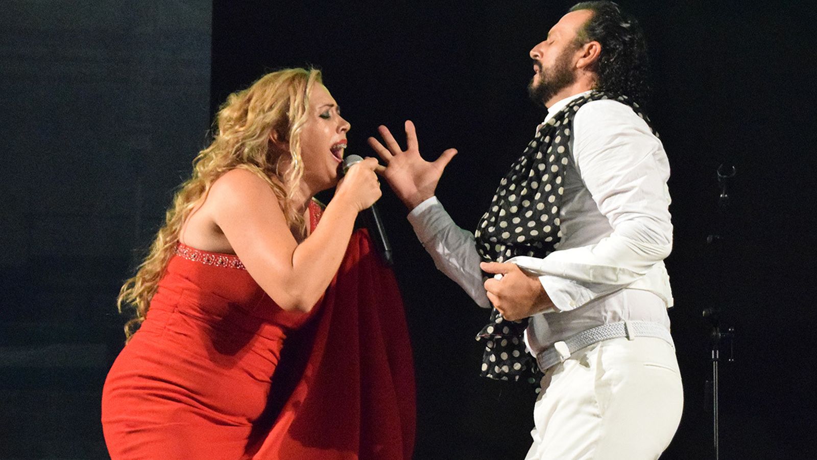 Aroa Cala y Jaime Cala, durante su actuación en el Cabaret Festival.