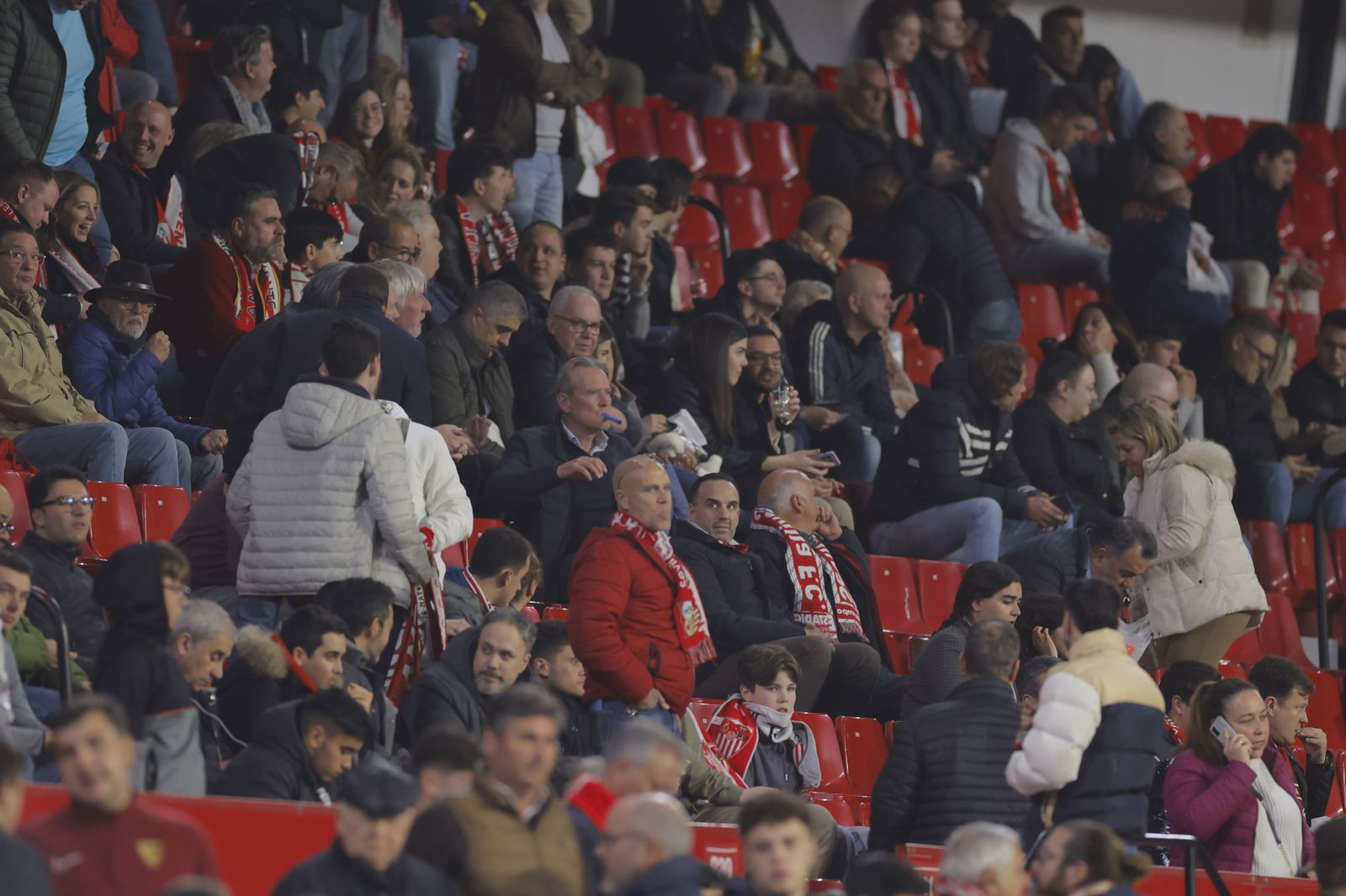 Búscate en las fotos del SEVILLA FC-PSV EINDHOVEN