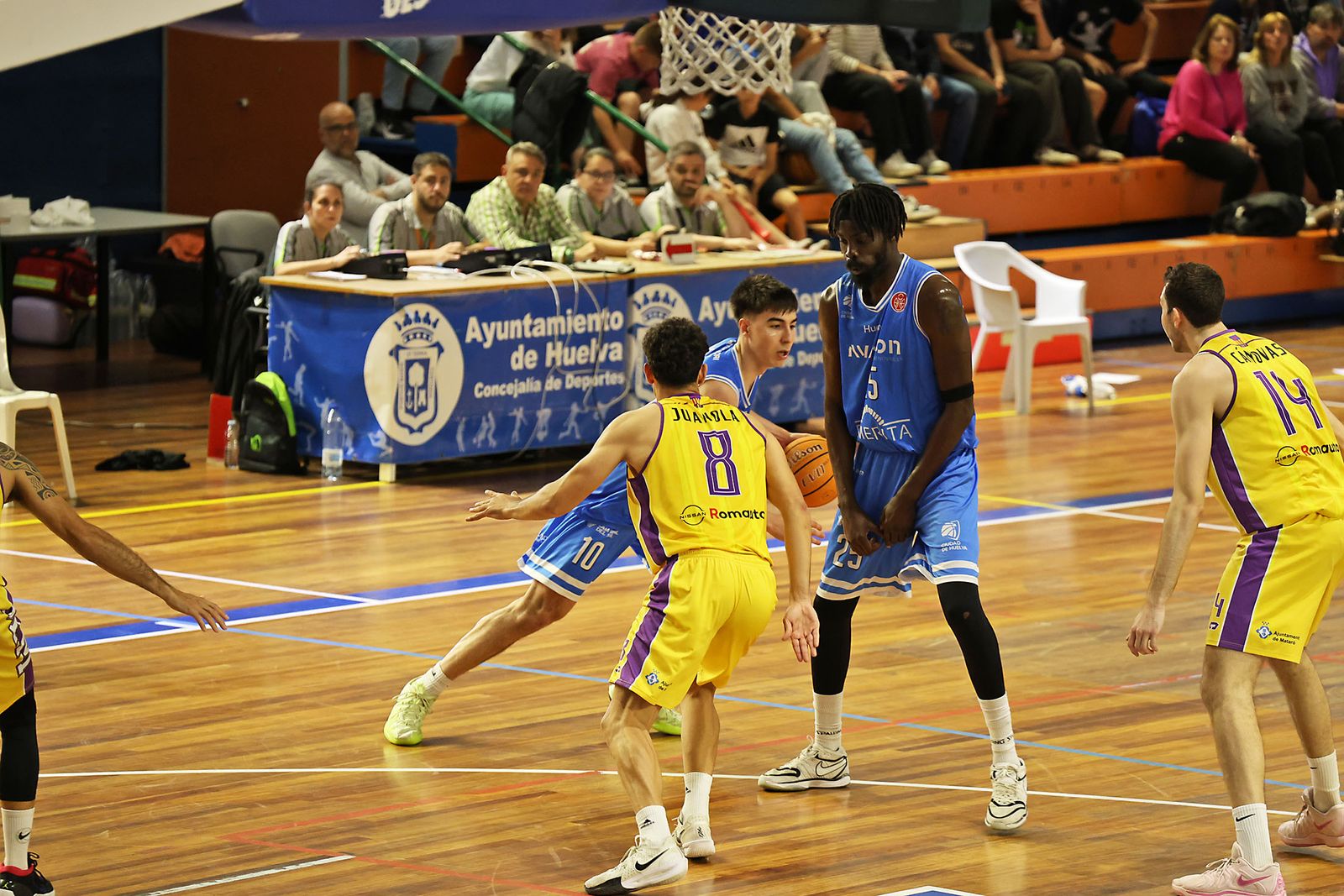 Las imágenes del partido de vuelta entre el Ciudad de Huelvay el Homs UE Mataró
