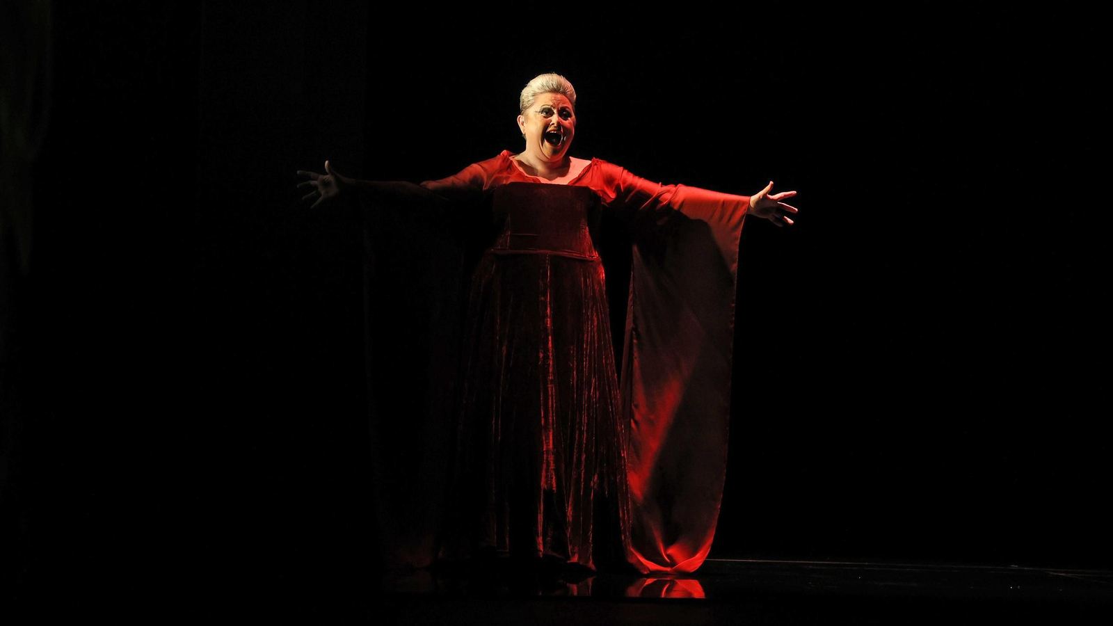 Imágenes de la ópera Macbeth en el Teatro Villamarta de Jerez