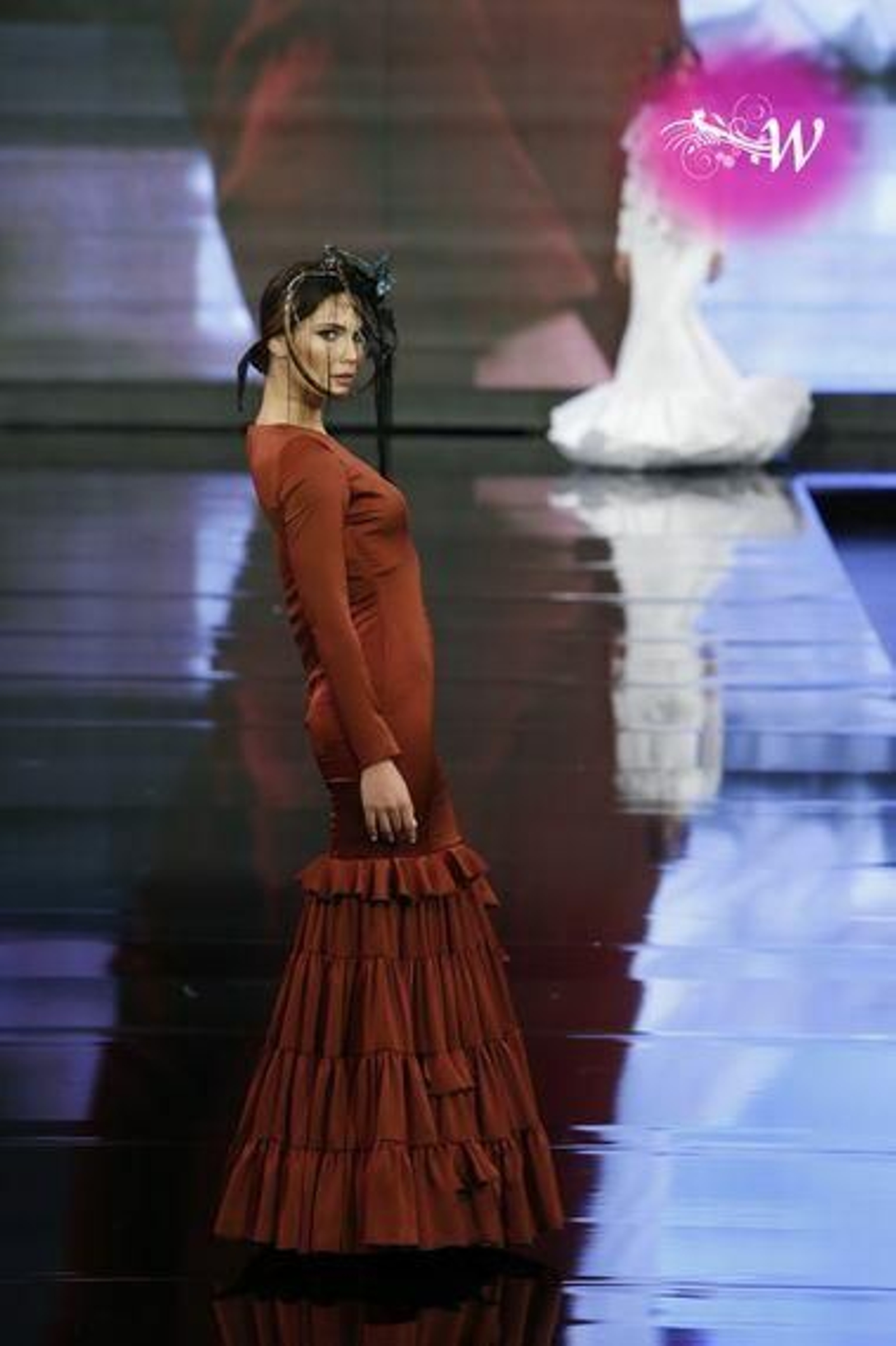 Así ha sido el desfile de Gil Ortiz en SIMOF 2020, todas las fotos de su colección de flamenca