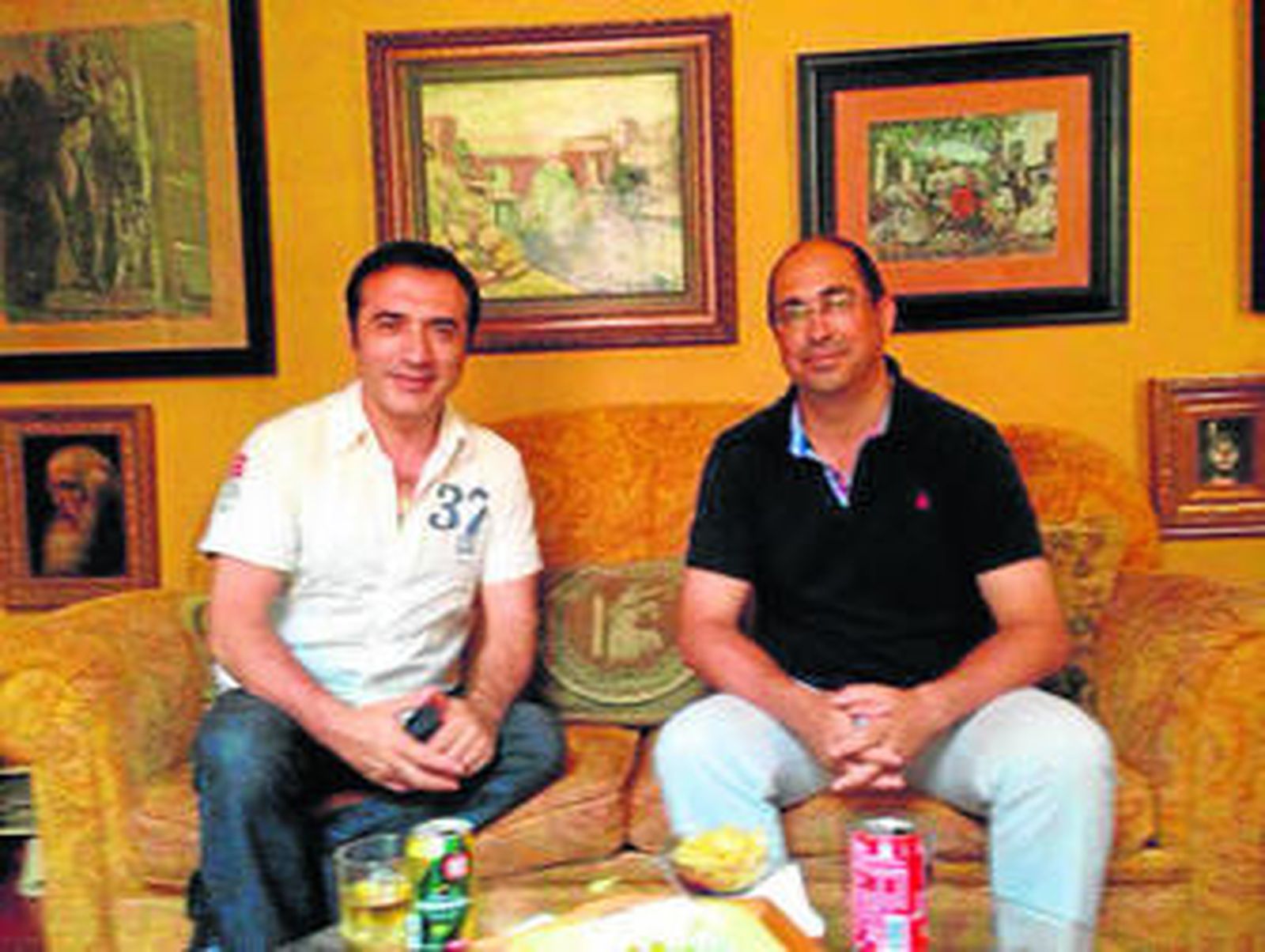 El alcalde, Juan Luis Morales, junto a Antonio Montiel (izqda).
