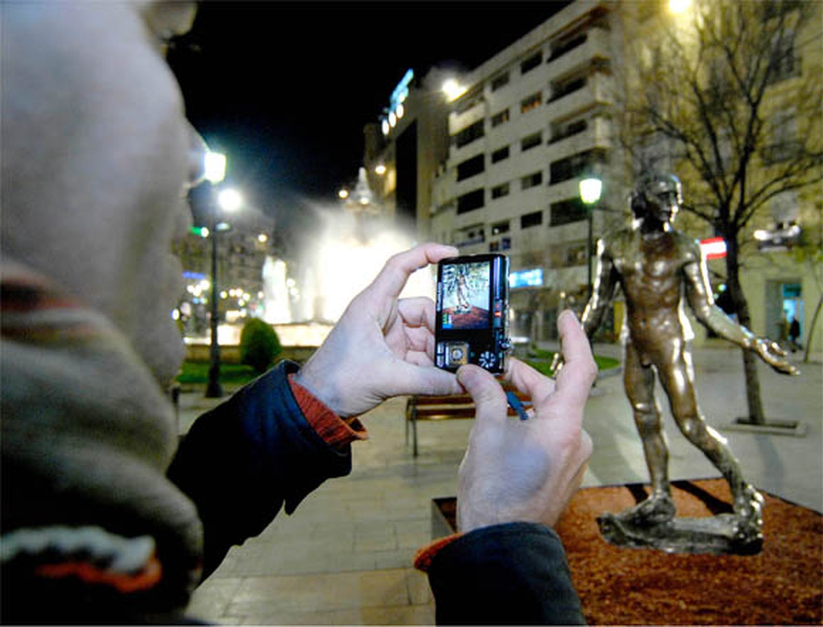 "El Pensador" y otras seis esculturas de Rodin llegan a las calles de Granada
