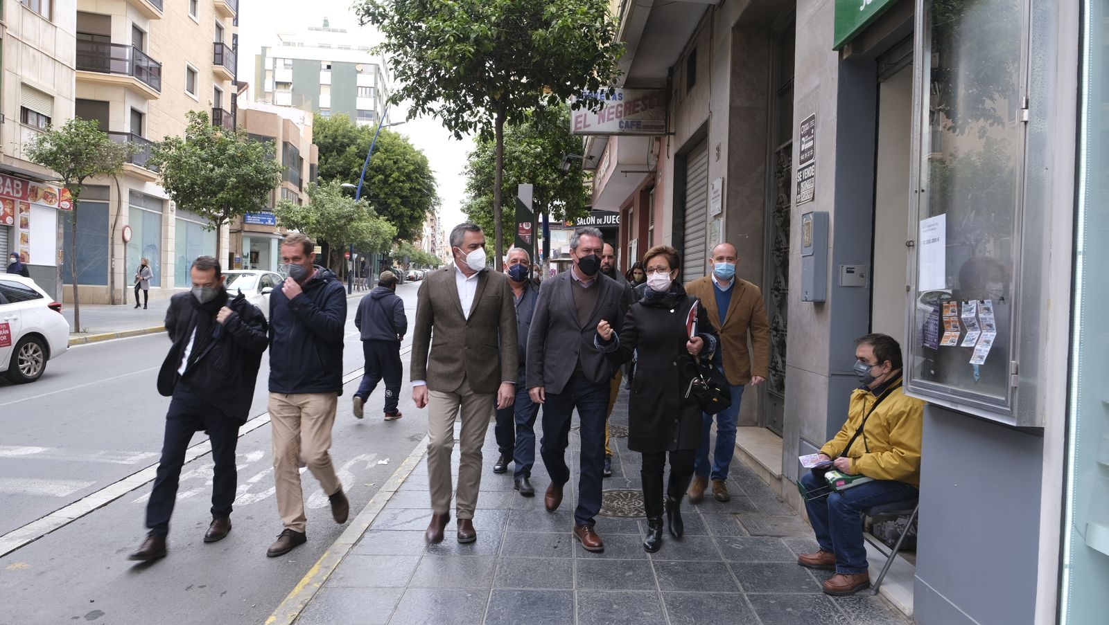 Imágenes de la visita del Secretario General del PSOE-A, Juan Espadas, a Almería.