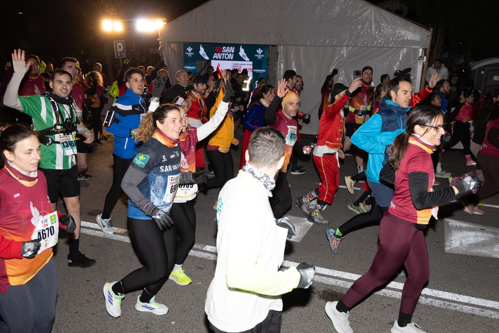 Encuéntrate en la salida de la Carrera de San Antón 2026, en imágenes (3)