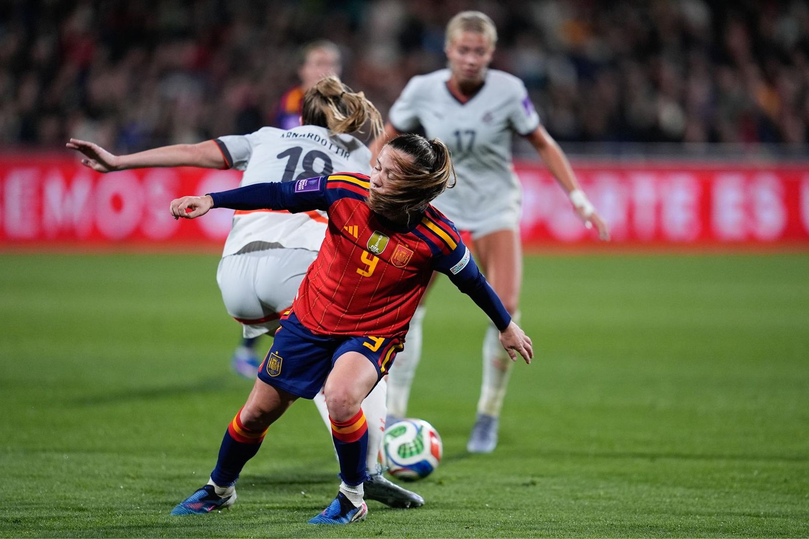 Las fotos del España-Islandia de fútbol femenino