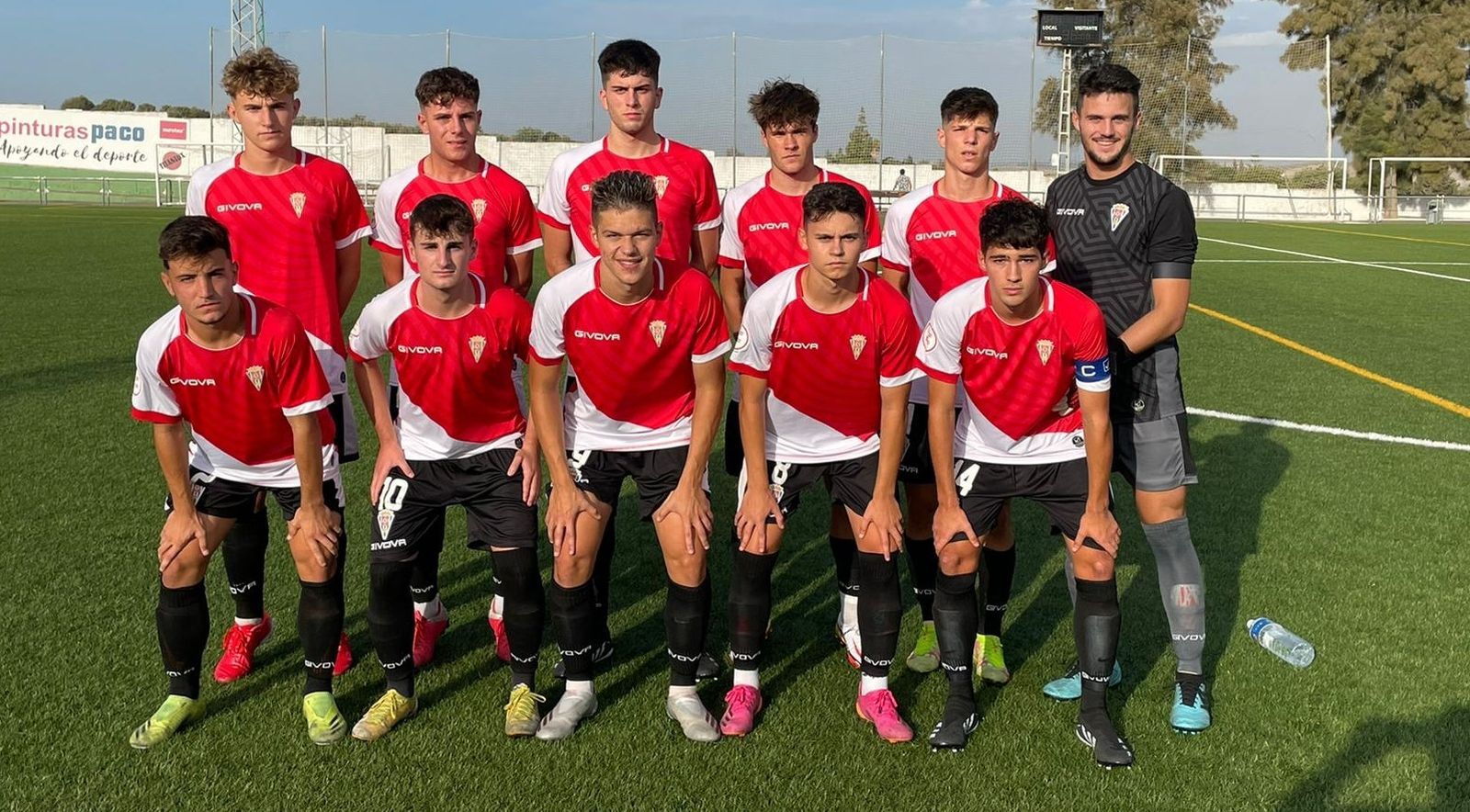 Formación inicial del Córdoba juvenil en Sanlúcar de Barrameda.
