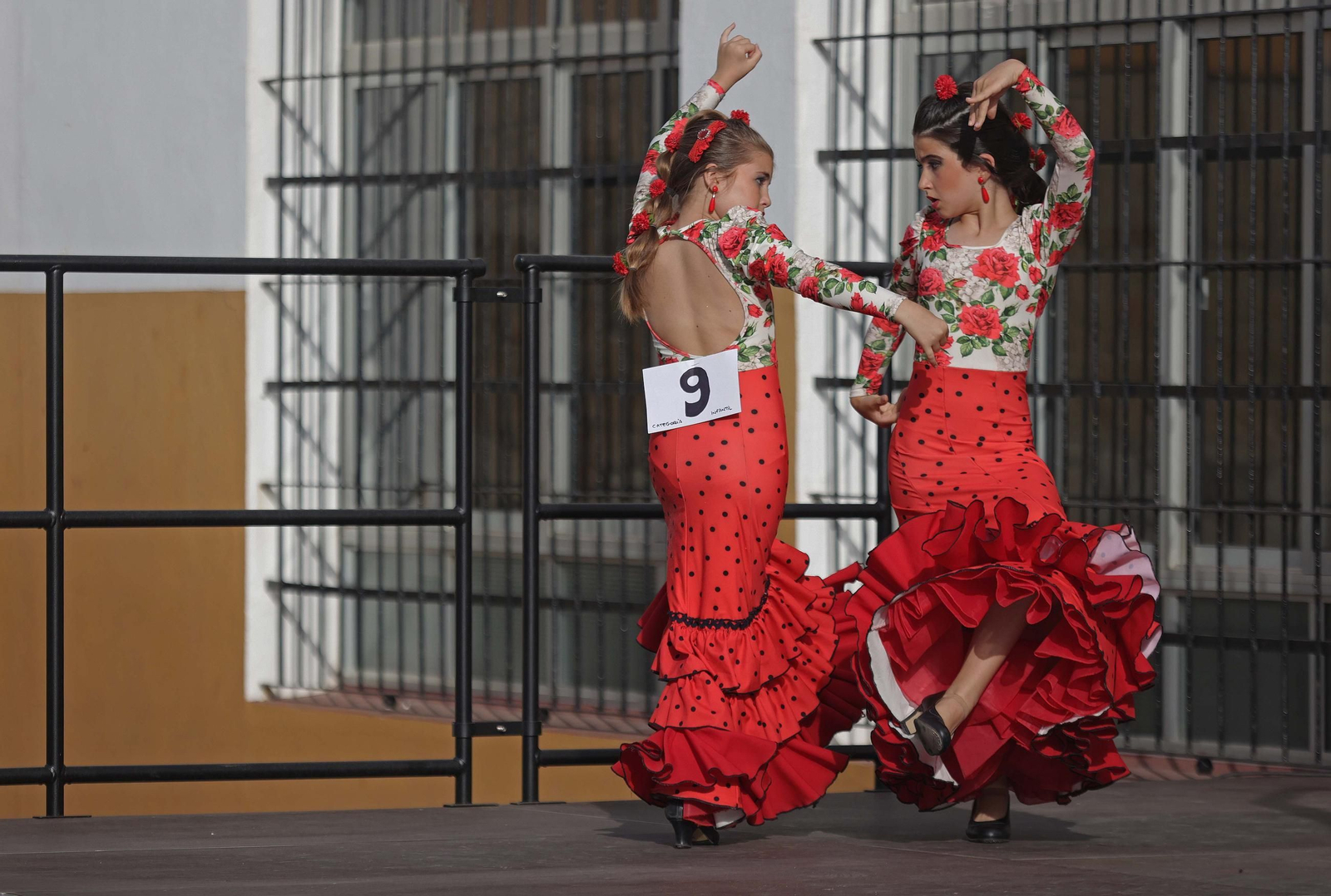 Fotos del I concurso de sevillanas 'Entre Volantes' en Algeciras