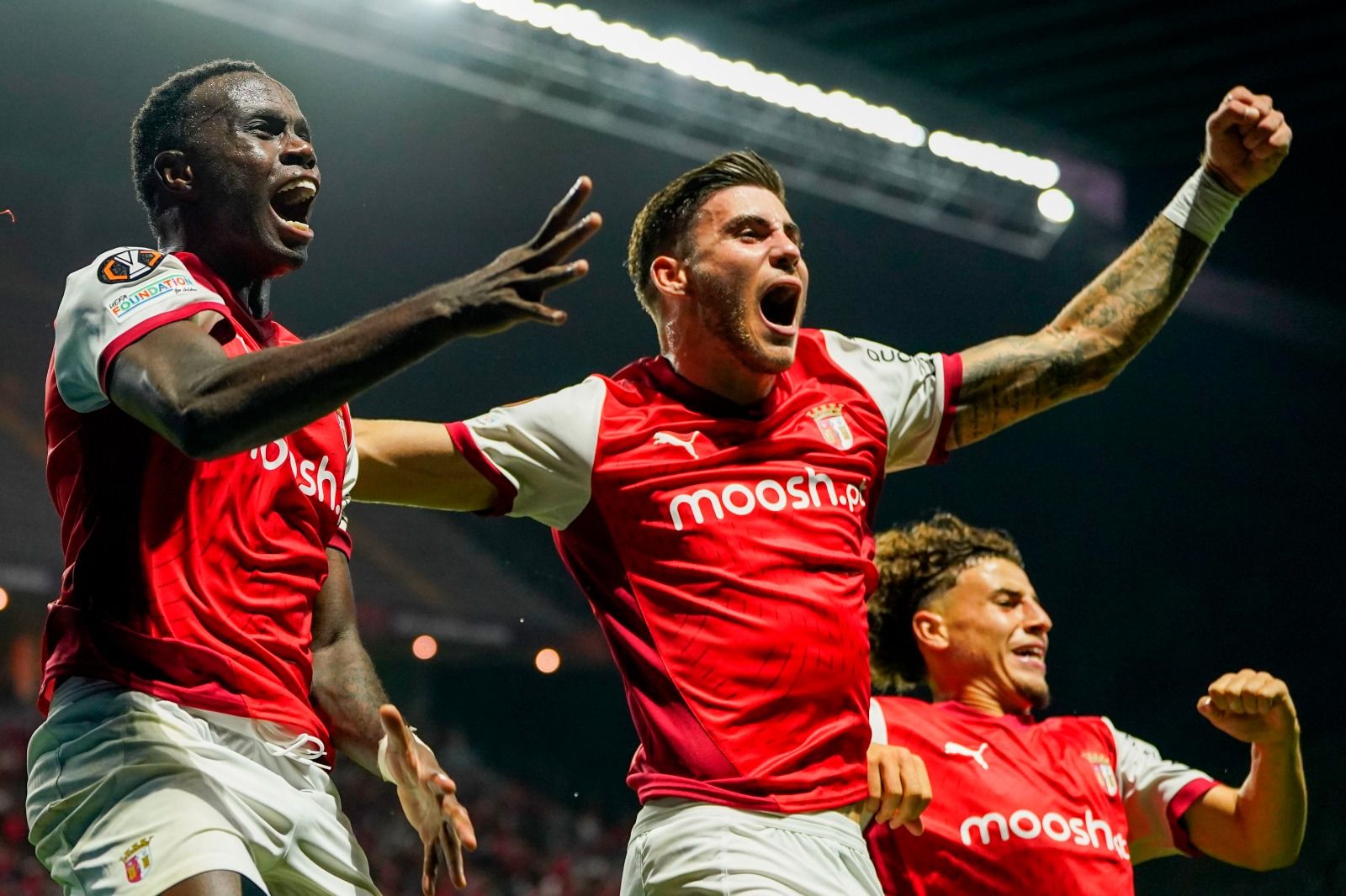 Roberto Fernández celebra uno de los goles del Sporting de Braga ante el Maccabi Tel Aviv