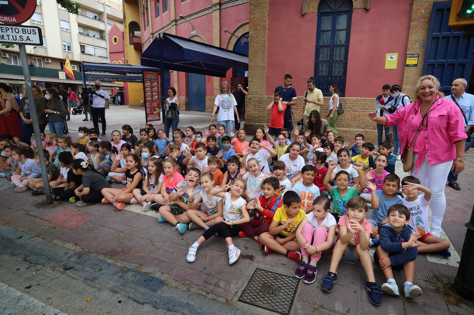 Imágenes de Emigrantes en la Comandancia de la Guardia Civil