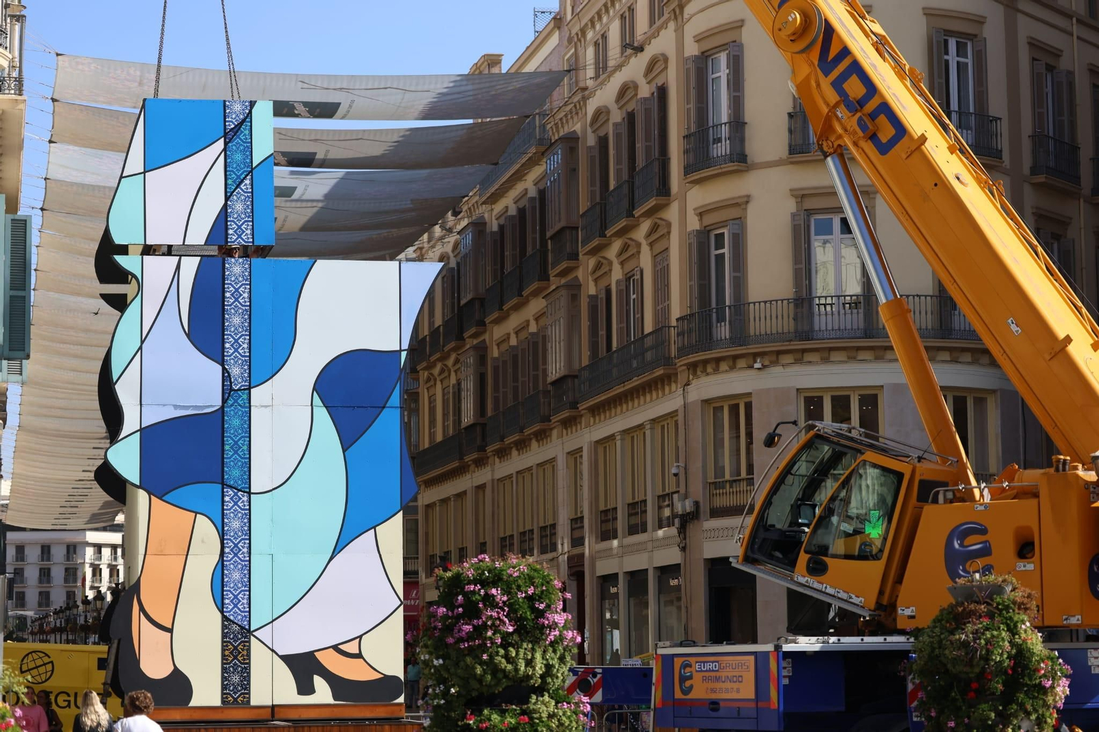 Proceso del montaje de la portada de la Feria del centro Proceso del montaje de la portada de la Feria del centro