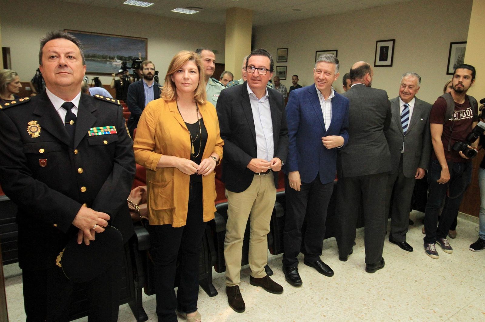 Juan Ignacio Zoido, ministro del Interior, presenta en la Comandancia de la Guardia Civil la nueva versión de AleryCops y el dispositivo del Rocío y posteriormente acude a la Diputación de Huelva para visitar la exposición sobre el terrorismo, en imágenes