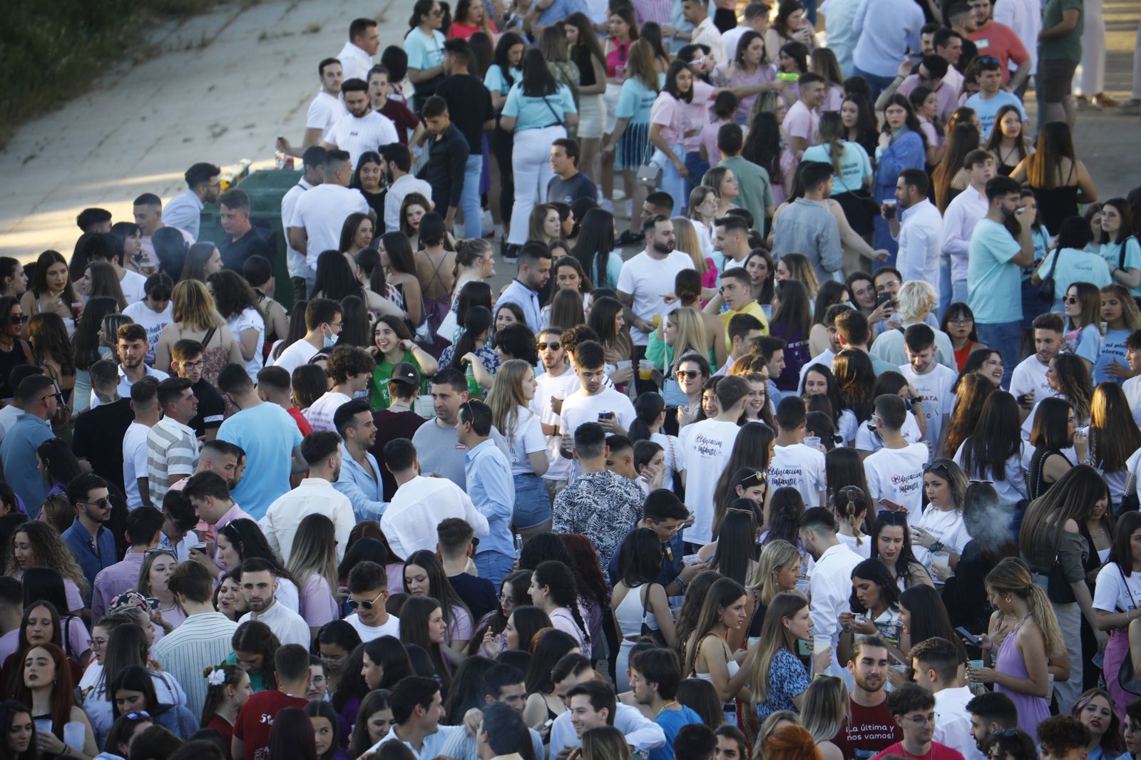 Feria de Córdoba: Las imágenes del botellón multitudinario, en imágenes