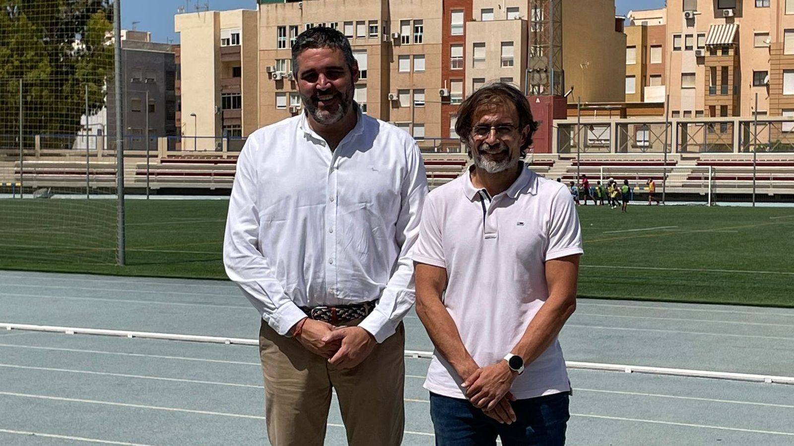 Juanjo Alonso con José Gabriel Escámez en el recinto que ahora dirige este último